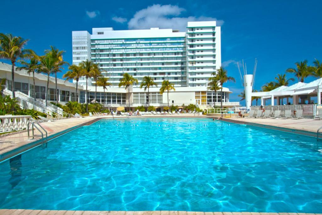 Deauville Beach Resort Miami Beach Exterior photo